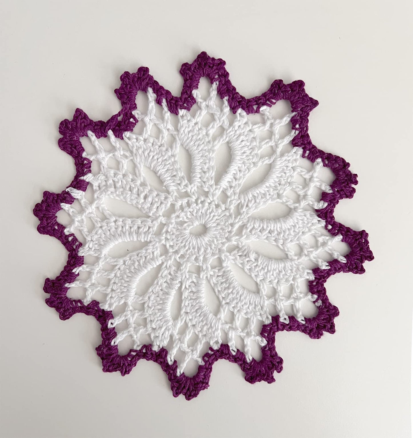 Fennco Styles Handmade Crochet Cotton Whirlwind Two-Tone Doily 6-Inch Round, 2-Piece - Drink Coaster for Everyday Use, Holiday, Farmhouse Décor, Cocktail, Tea Party, Special Occasion