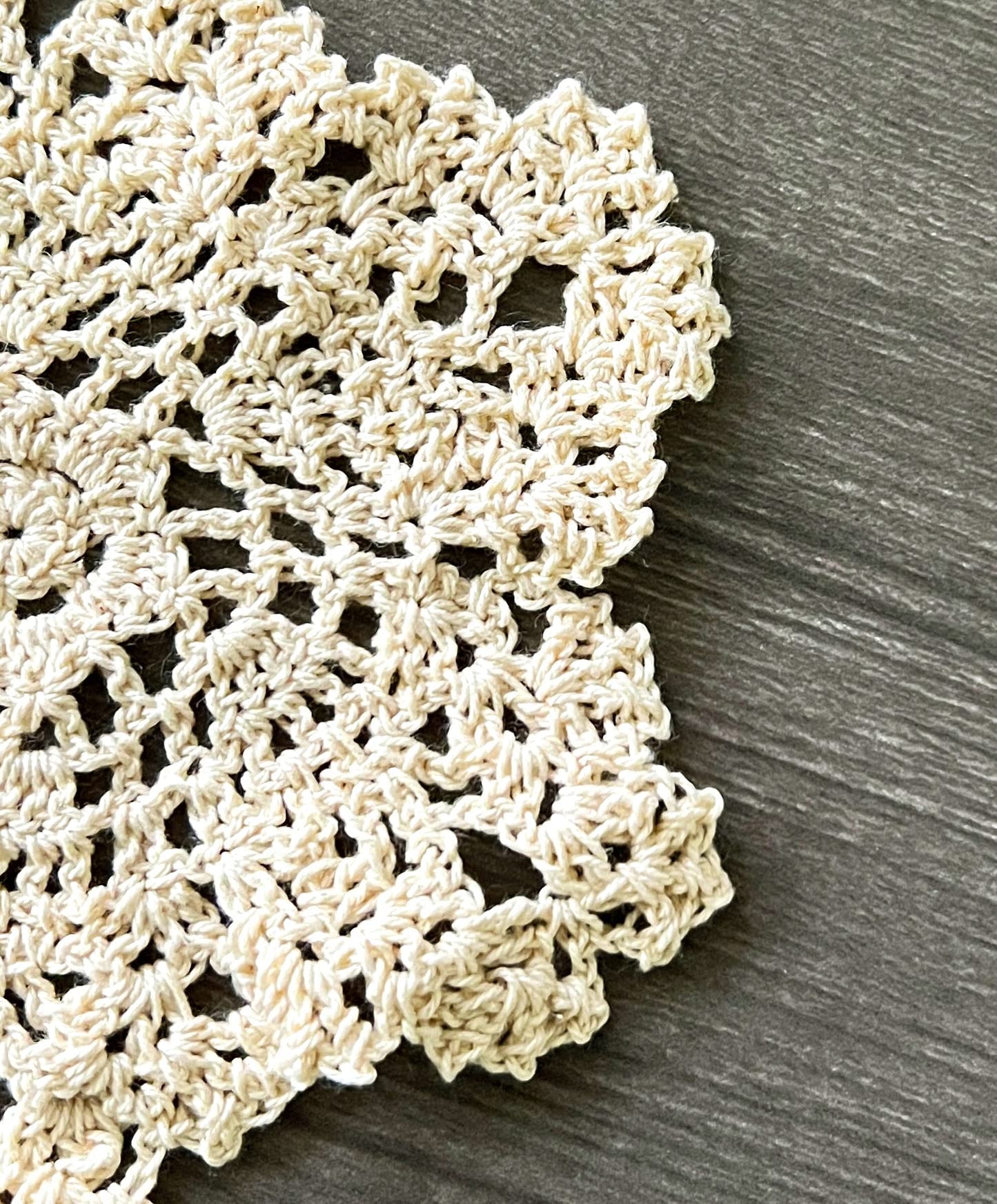 Fennco Styles Handmade Crochet Lace Pineapple Ecru Doily. 4 Inch Round. 100% Cotton. 4 Pieces.