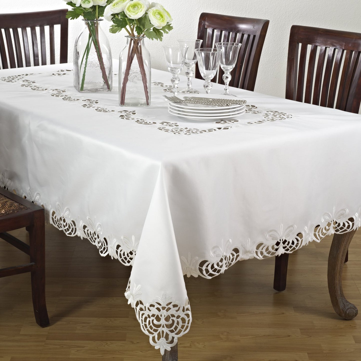 Fennco Styles Arabella Collection Embroidery Cutwork Design Tablecloth - Ivory Table Cover for Home Décor, Banquet, Holiday, Family Gathering and Special Events